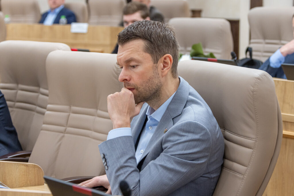 Алексей Вихарев и горожане сохраняют Шарташский лесопарк для Екатеринбурга