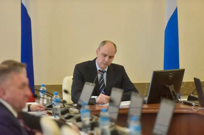 Денис Паслер направляет 500 млн рублей на льготы по ЖКУ для жителей Свердловской области-0