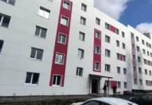 Дети-сироты Красноуральска получают ключи от нового дома с помощью Дениса Паслера detisiroty krasnouralska poluchayut klyuchi ot novogo doma s pomoshhyu denisa paslera-uralnovosti-ru-0