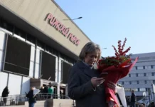 Москва отмечает День учителя с яркими букетами и школьными праздниками moskva otmechaet den uchitelya s yarkimi buketami i shkolnymi prazdnikami-uralnovosti-ru-0