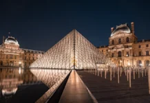 Необычные происшествия в Лувре связаны с Наполеоном и Мона Лизой neobychnye proisshestviya v luvre svyazany s napoleonom i mona lizoj-uralnovosti-ru-0