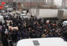 ОМОН и СОБР задержали нелегалов на овощебазе №4 в Екатеринбурге omon i sobr zaderzhali nelegalov na ovoshhebaze 4 v ekaterinburge-uralnovosti-ru-0