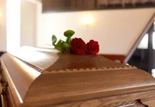 Семья Джоуи Эспиносы требует справедливости в ситуации с Forest Lawn Covina Hills при поддержке Лауры Леварио semya dzhoui espinosy trebuet spravedlivosti v situaczii s pri podderzhke laury levario-uralnovosti-ru-0