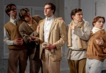 Спектакль «Гудок!» возвращается в Театр «Мост» с Евгением Славутиным spektakl gudok vozvrashhaetsya v teatr most s evgeniem slavutinym-uralnovosti-ru-0