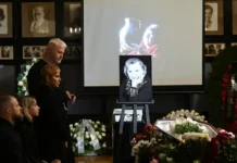 Владимир Путин выразил соболезнования в МХТ имени Чехова по Нине Гуляевой vladimir putin vyrazil soboleznovaniya v mht imeni chehova po nine gulyaevoj-uralnovosti-ru-0