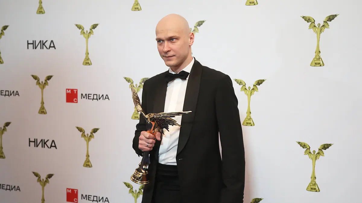 Борисов чуть не разбил реквизит за 1,5 миллиона рублей на съемках в Петербурге