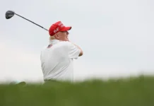 Дональд Трамп отправляется на гольф во время судьбоносных переговоров США и Украины donald tramp otpravlyaetsya na golf vo vremya sudbonosnyh peregovorov ssha i ukrainy-uralnovosti-ru-0