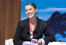 Ксения Собчак весело побеседовала с Ваней Дмитриенко и Маргаритой Симоньян kseniya sobchak veselo pobesedovala s vanej dmitrienko i margaritoj simonyan-uralnovosti-ru-0