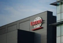 Ло Вэйжэнь обсуждает новые горизонты индустрии с TSMC и Intel lo vejzhen obsuzhdaet novye gorizonty industrii s i -uralnovosti-ru-0