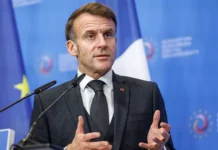 Макрон и Трамп обсуждают напряжённую ситуацию вокруг плана США по Украине makron i tramp obsuzhdayut napryazhyonnuyu situacziyu vokrug plana ssha po ukraine-uralnovosti-ru-0