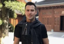 Троекуровское кладбище встречает Эдуарда Барка, Ваганьковское – легенду Симан troekurovskoe kladbishhe vstrechaet eduarda barka vagankovskoe legendu siman-uralnovosti-ru-0