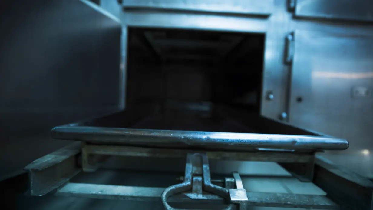 Семья в Италии на похоронах открыла гроб и увидела тело незнакомца