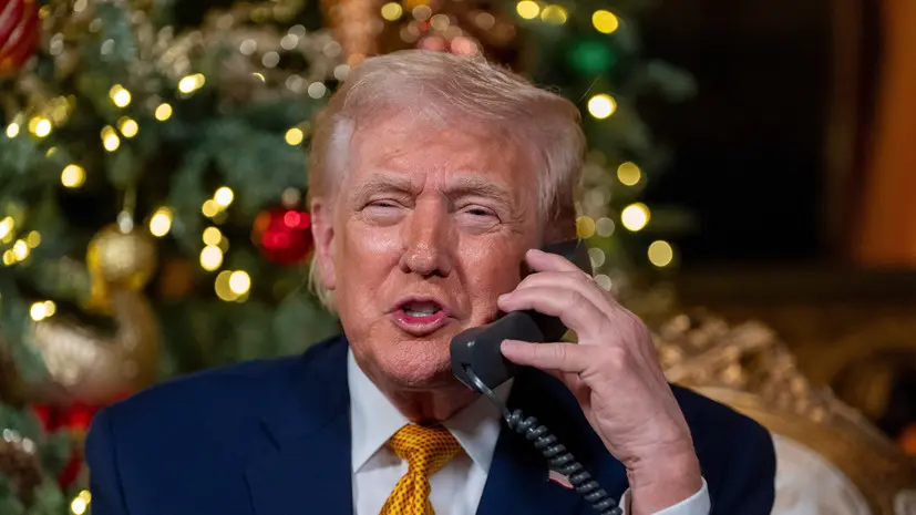 Трамп появился на рождественской церемонии с синяками на запястьях