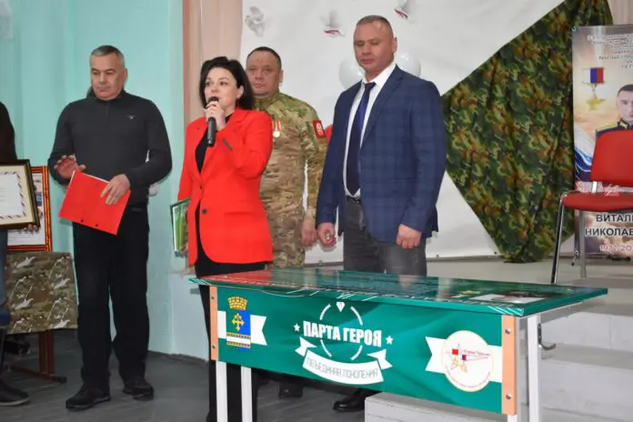 В Богдановиче открыли парту Героя Шаповалова в школе №4-0