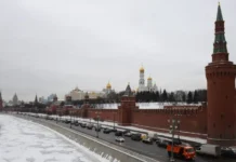 Изменения движения на Кремлёвской набережной и Каменном мосту izmeneniya dvizheniya na kremlyovskoj naberezhnoj i kamennom mostu-uralnovosti-ru-0