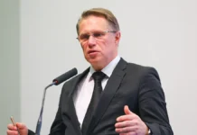 Михаил Мурашко оптимистичен по запасам лекарств в РФ на 3 месяца mihail murashko optimistichen po zapasam lekarstv v rf na 3 mesyacza-uralnovosti-ru-0