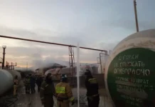МЧС России ликвидировало пожар на нефтебазе в Махачкале Дагестана mchs rossii likvidirovalo pozhar na neftebaze v mahachkale dagestana-uralnovosti-ru-0