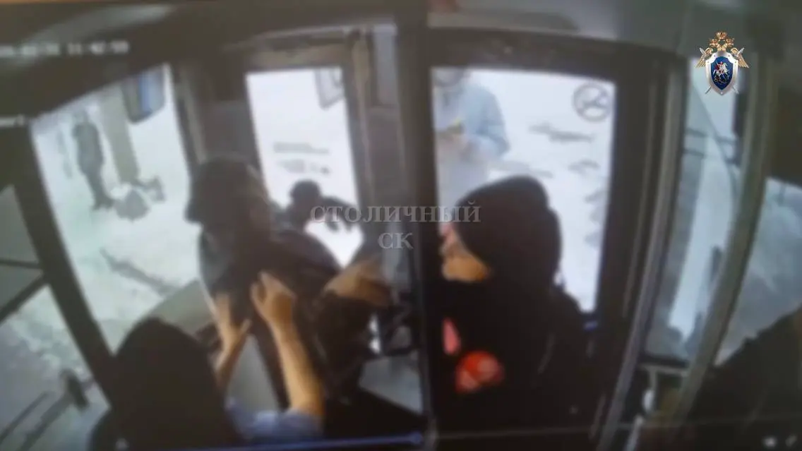 СК возбудил дело на москвича, напавшего в электробусе на контролера