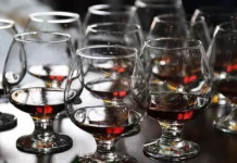 Рост продаж крепкого алкоголя в России: эксперты РАТК высказались rost prodazh krepkogo alkogolya v rossii eksperty ratk vyskazalis-uralnovosti-ru-0