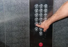 Управляющие компании контролируют безопасность лифтов в трех городах upravlyayushhie kompanii kontroliruyut bezopasnost liftov v treh gorodah-uralnovosti-ru-0