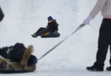 Уроки безопасности катания на тюбинге из Москвы и Владивостока uroki bezopasnosti kataniya na tyubinge iz moskvy i vladivostoka-uralnovosti-ru-0