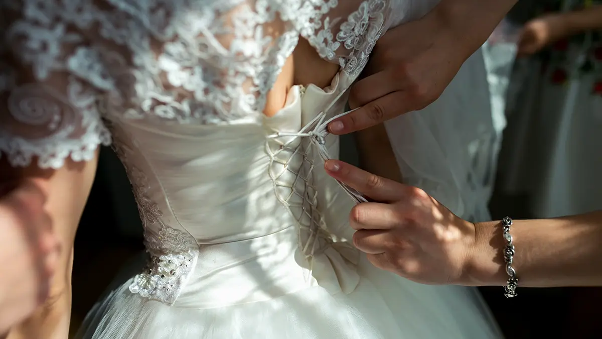 Имеют ли право свадебные салоны брать деньги за примерку