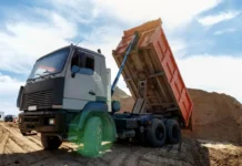 МКАД: перевернулся кран и грузовик с песком. Москва и Ставропольский край mkad perevernulsya kran i gruzovik s peskom moskva i stavropolskij kraj-uralnovosti-ru-0