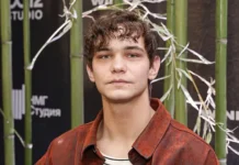 Слава Копейкин из WomanHit рассказал о деревенских навыках и вдохновил Кузьму Котрелева slava kopejkin iz rasskazal o derevenskih navykah i vdohnovil kuzmu kotreleva-uralnovosti-ru-0