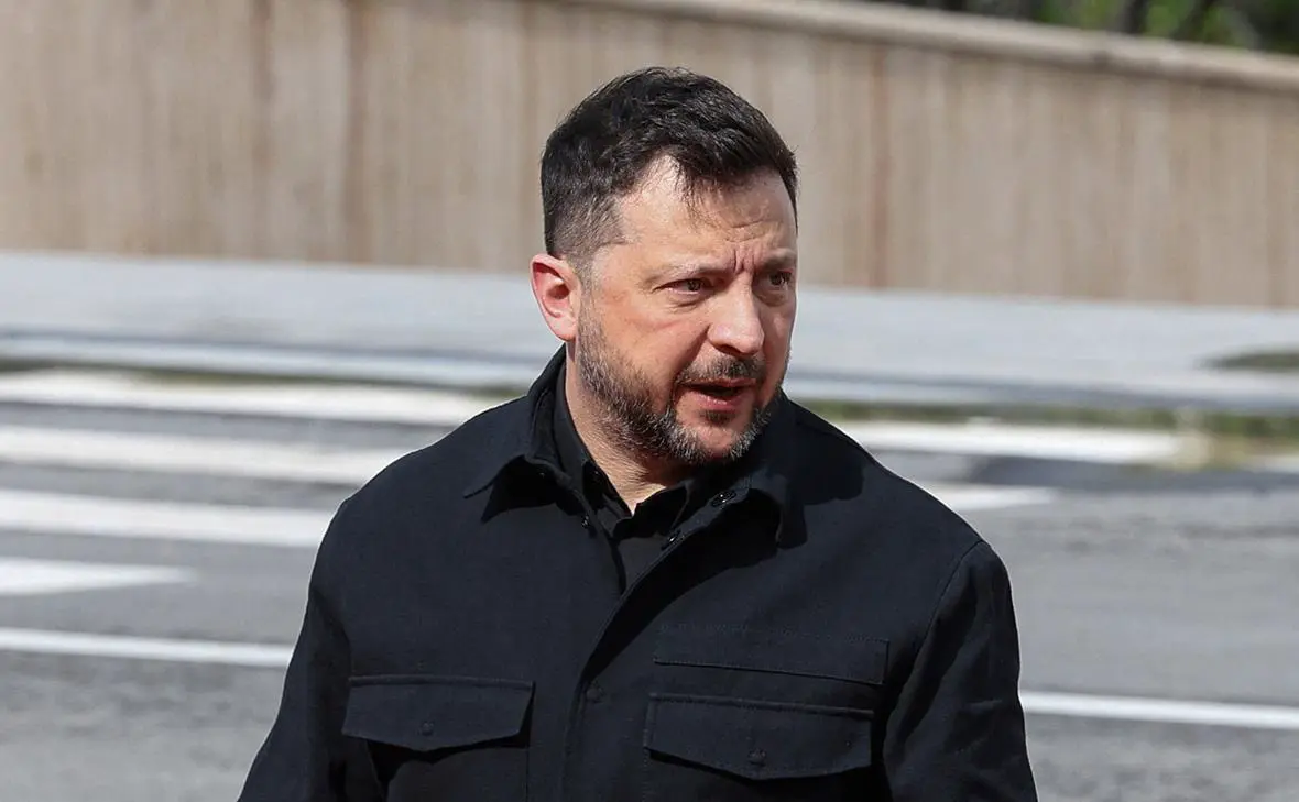 Владимир Зеленский прибывает на саммит Европейского политического сообщества в Ереван, Армения, 4 мая 2026 г. (Hayk Baghdasaryan / Photolure / Reuters)