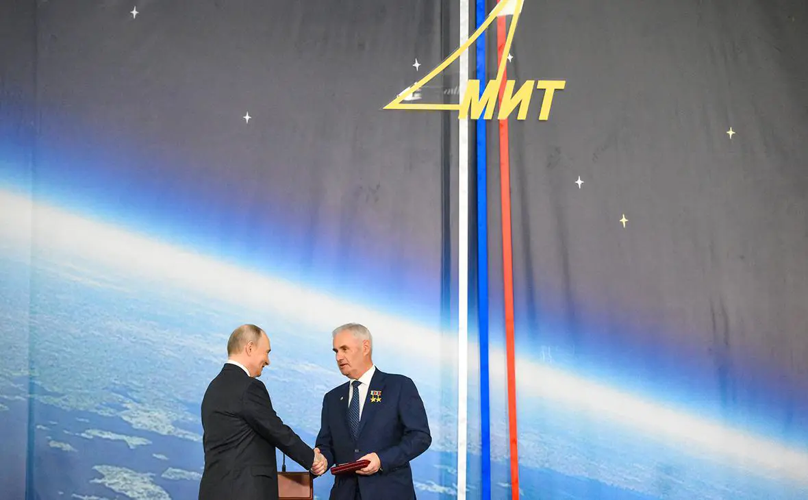 Владимир Путин и Юрий Соломонов (Евгений Биятов / РИА Новости)