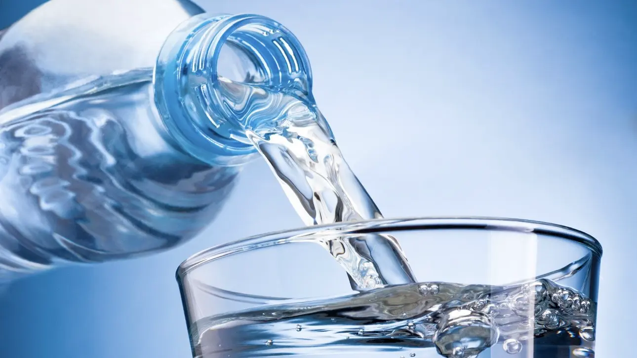 Почему нельзя оставлять воду на жаре