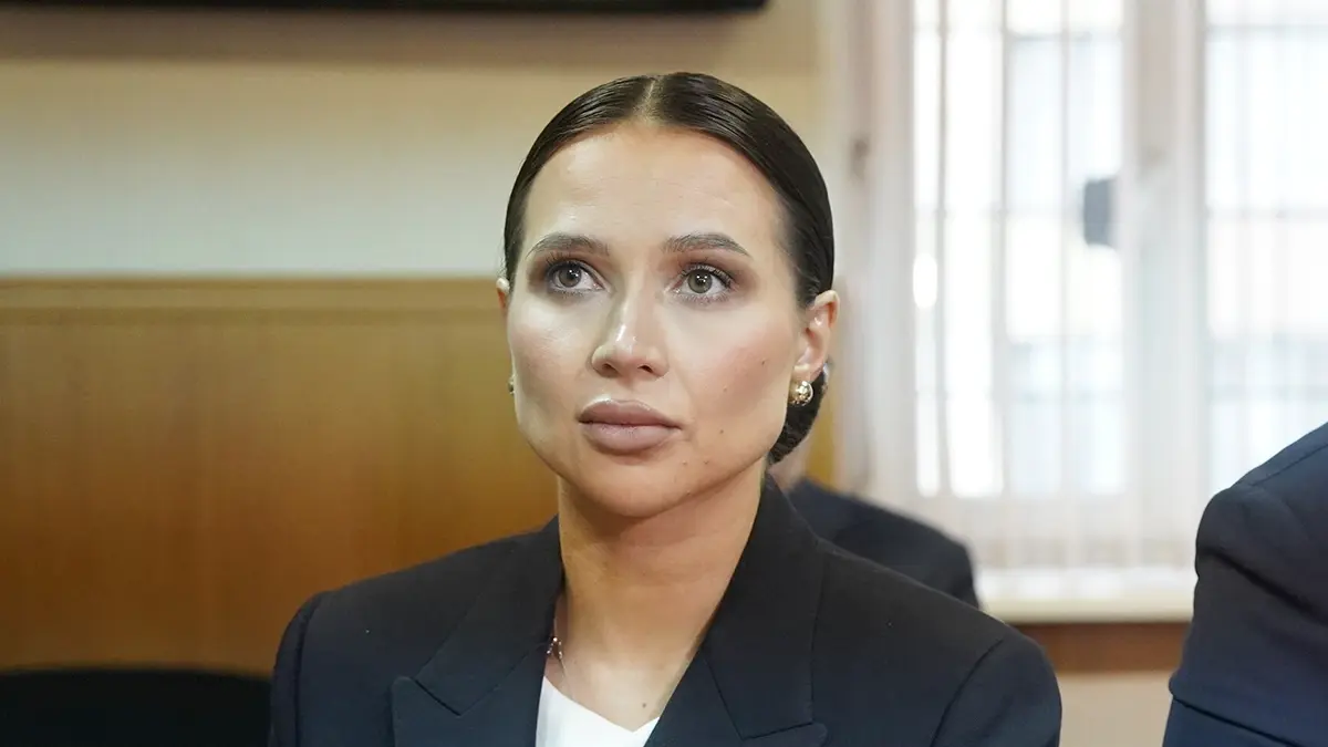Онкобольная Лерчек запустила бренд одежды и снялась в рекламе нижнего белья