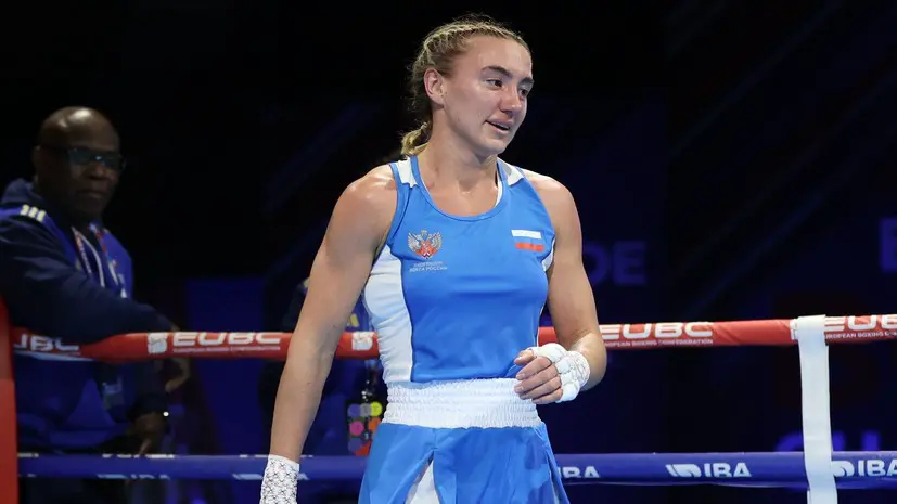 Украинская боксёрша ушла с пьедестала, не дождавшись награждения Чумгалаковой на ЧЕ