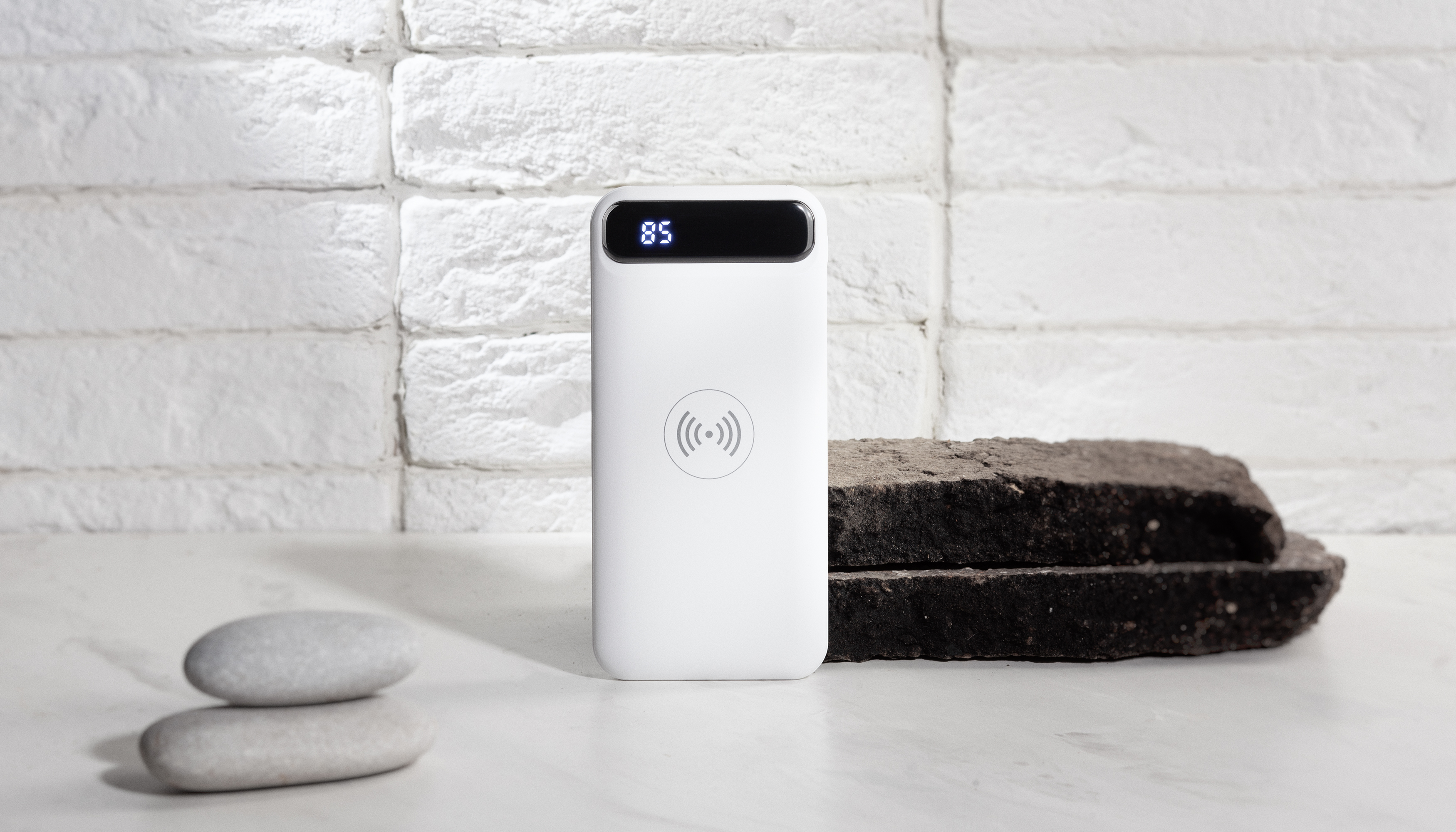 Беспроводное зарядное устройство "Quantum", 10000 mAh с цифровым индикатором заряда, цвет белый