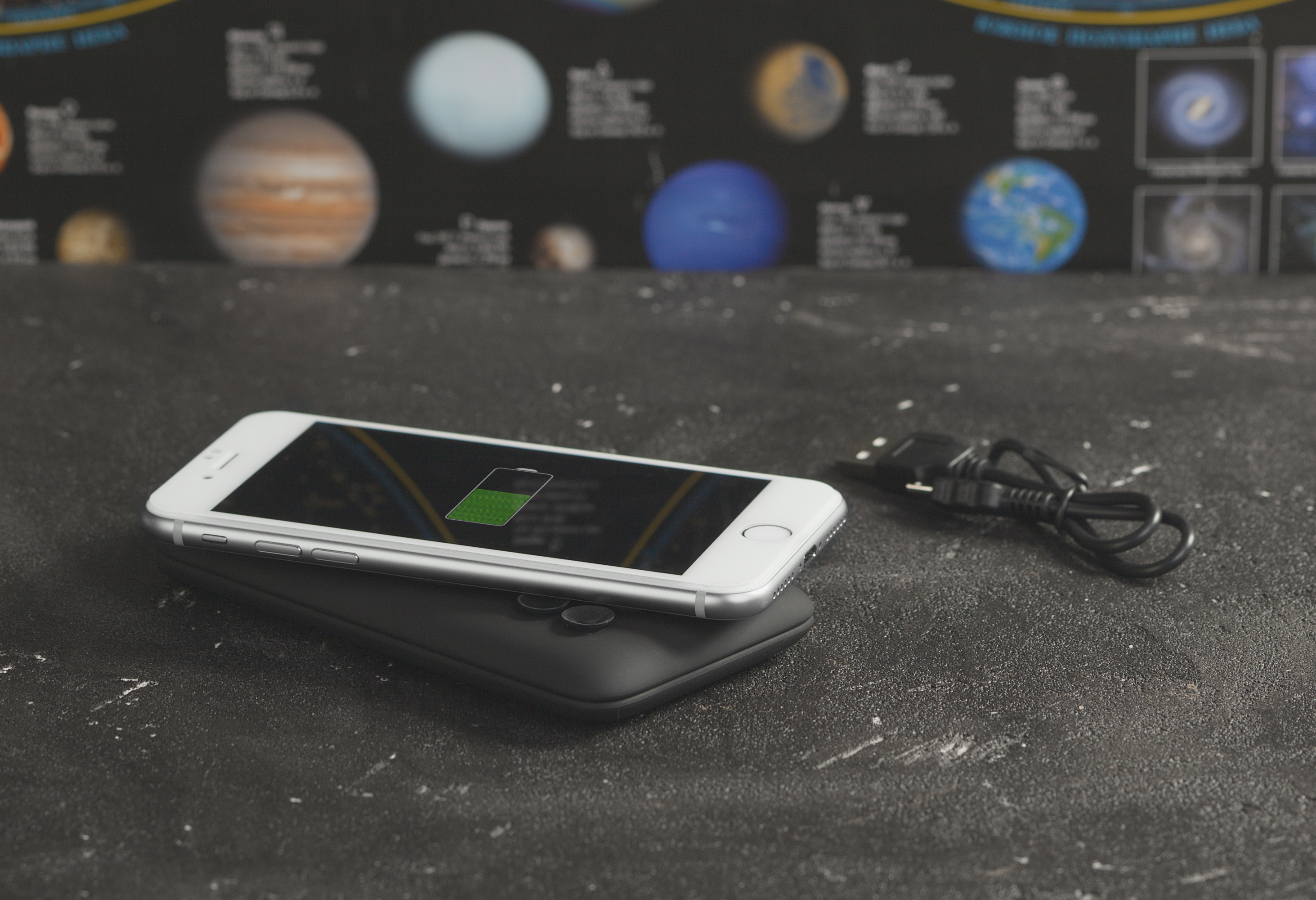 Беспроводное зарядное устройство "Ten SOFTTOUCH", 10000 mAh, цвет черный