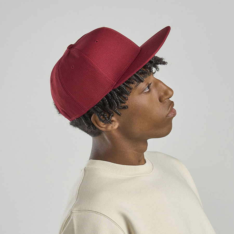 Бейсболка "SNAP BACK-S", 6 клиньев, пластик. застежка, красный, 100% перераб. полиэстер, 300 гр/м2