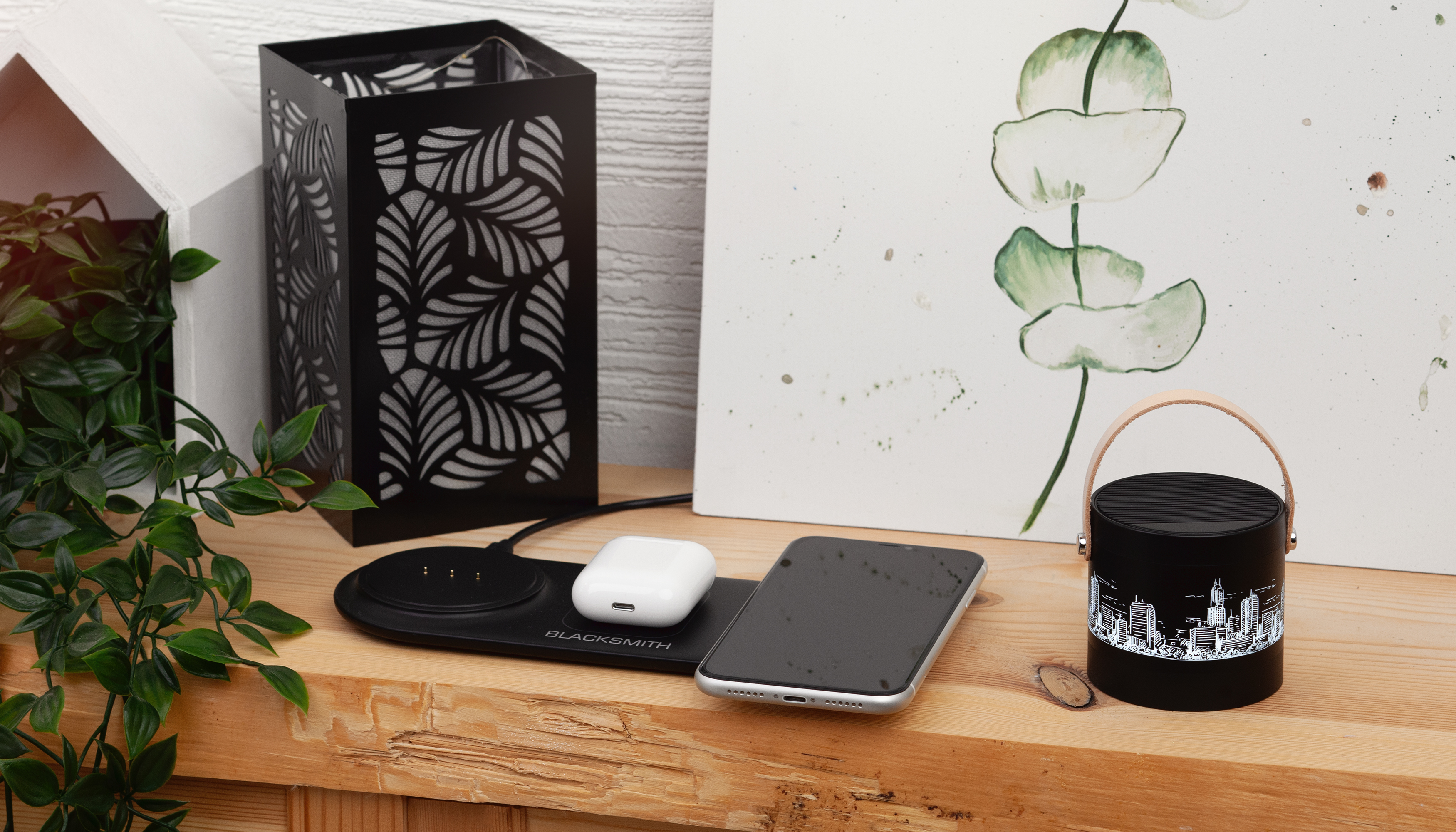 Настольная беспроводная (15W) зарядная станция "Blacksmith" с bluetooth колонкой с подсветкой логотипа, цвет черный