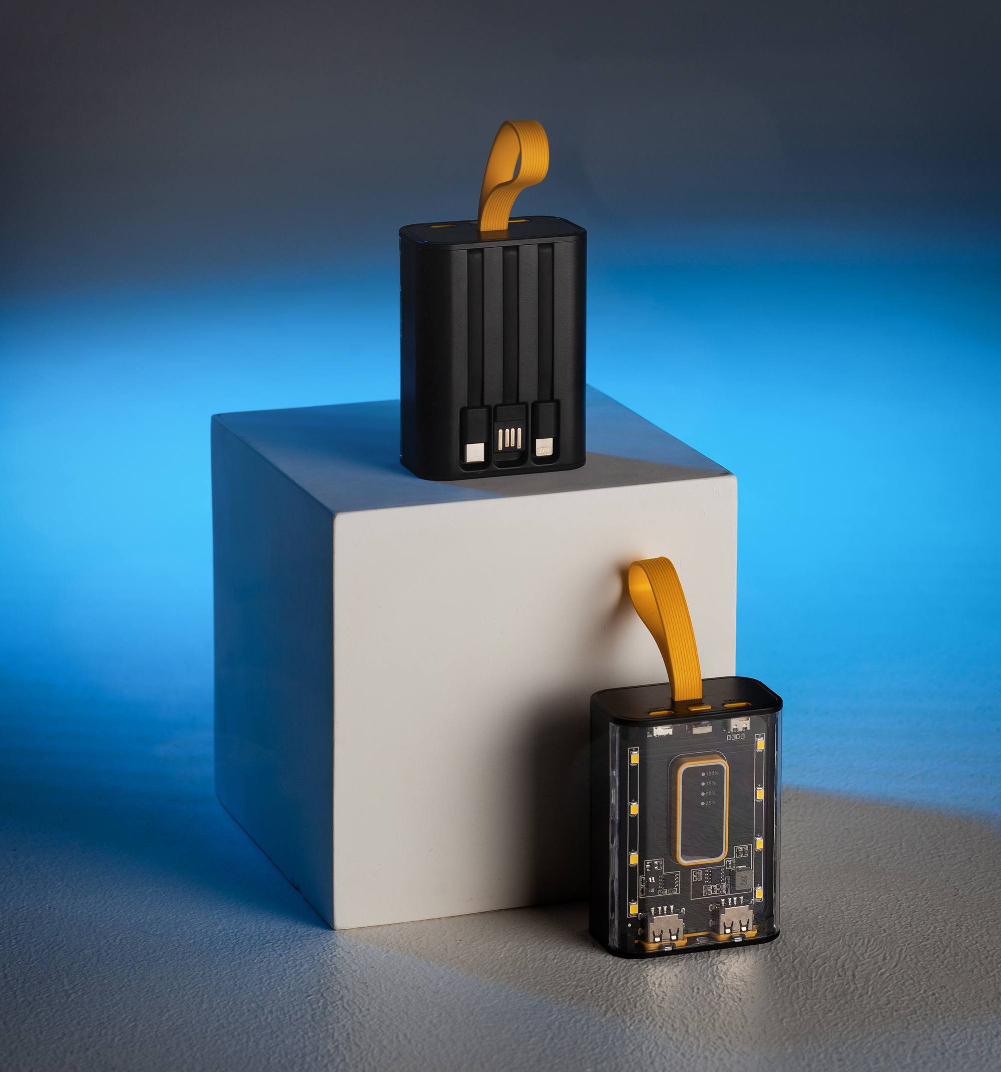 Зарядное устройство "Shine" 9000 mAh с LED-подсветкой, встроенными кабелями Type-C/Lightning/USB, цвет черный с желтым