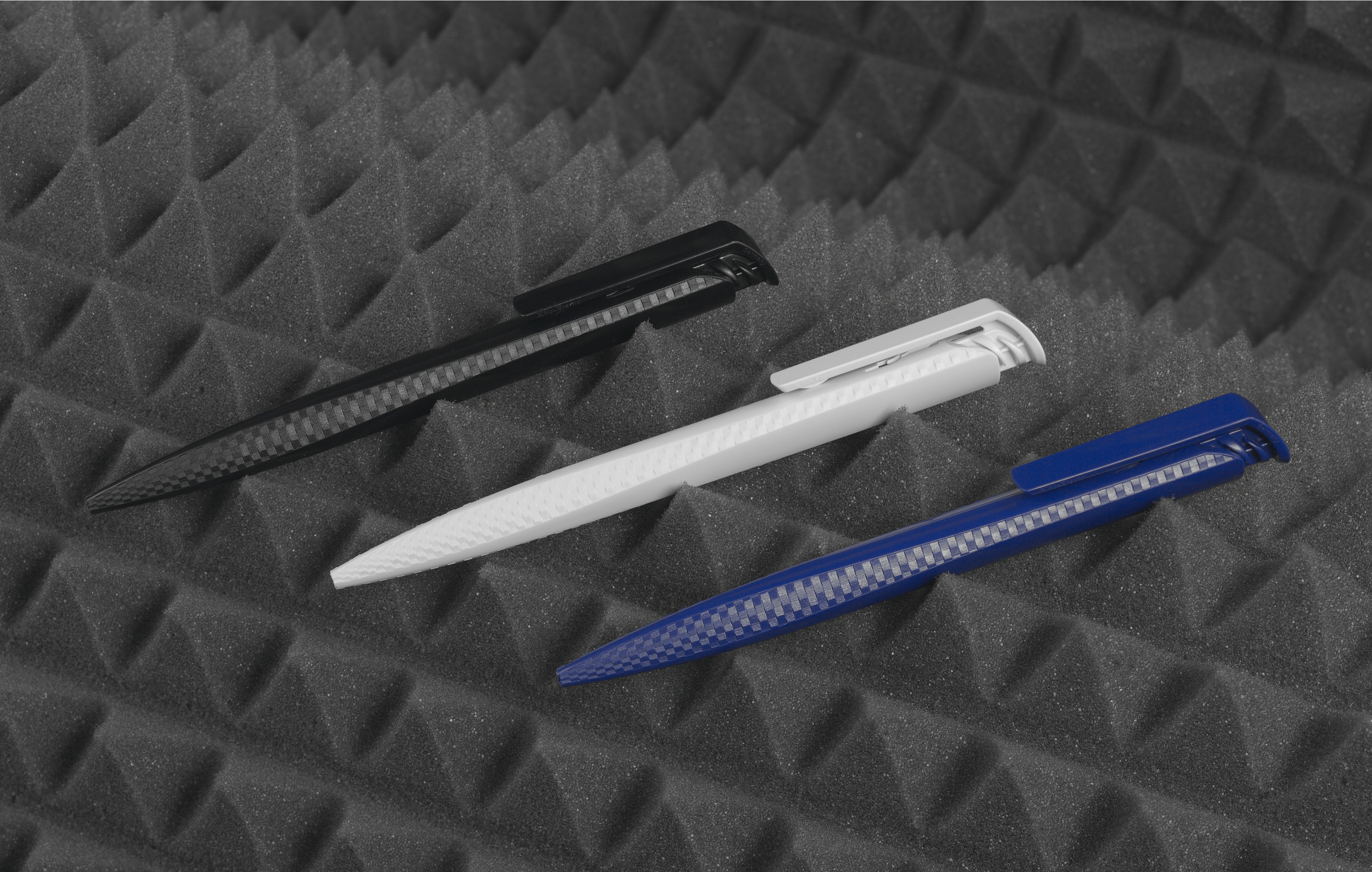 Ручка шариковая TRIAS CARBON, белый, цвет белый