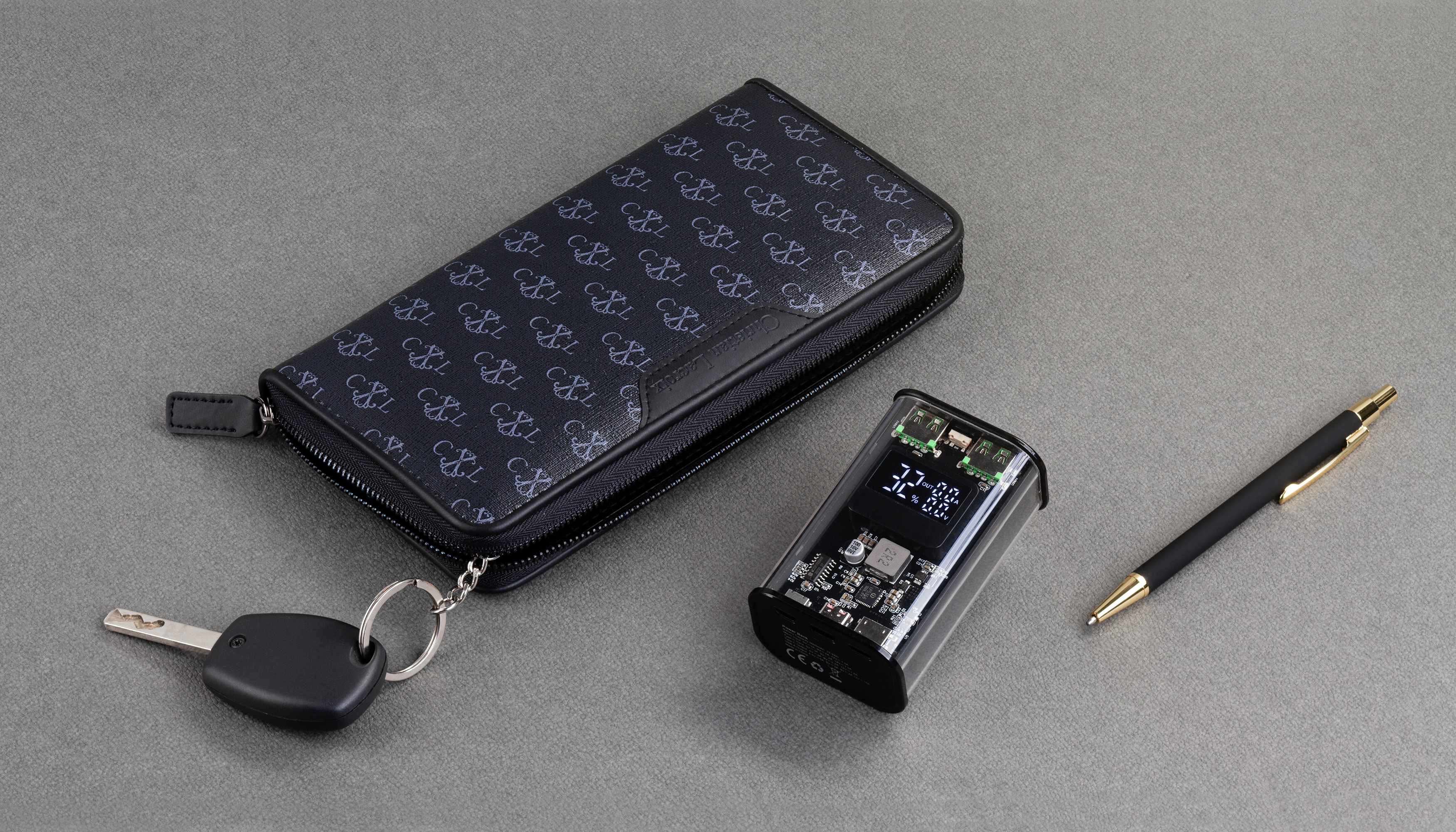 Зарядное (22.5W) устройство "Inside" 9000 mAh с прозрачным корпусом и цифровым индикатором заряда/напряжения/силы тока, цвет черный