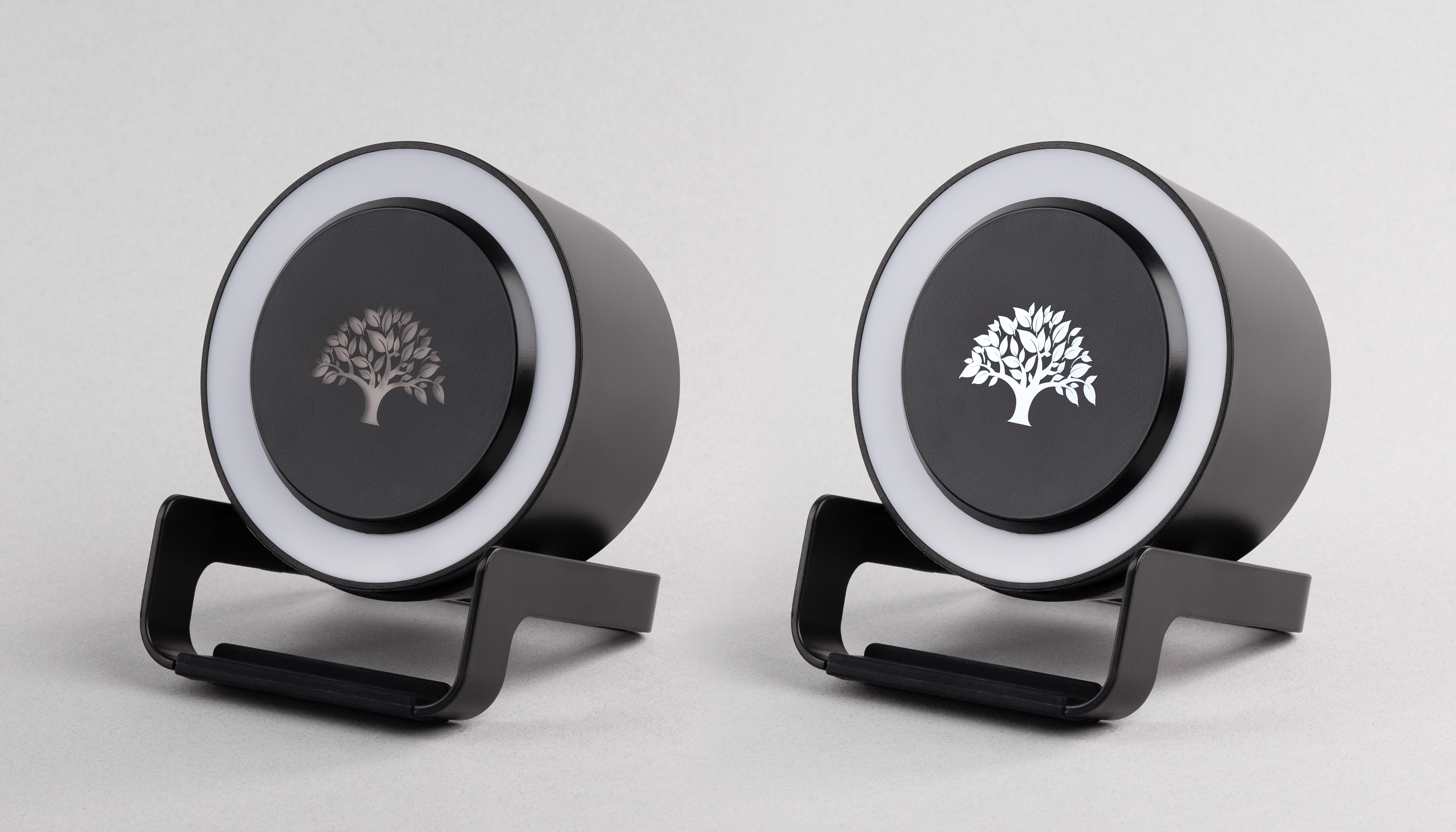Bluetooth колонка-подставка "Smart Loud" с беспроводным (10W) зарядным устройством, лампой и подсветкой логотипа, цвет черный