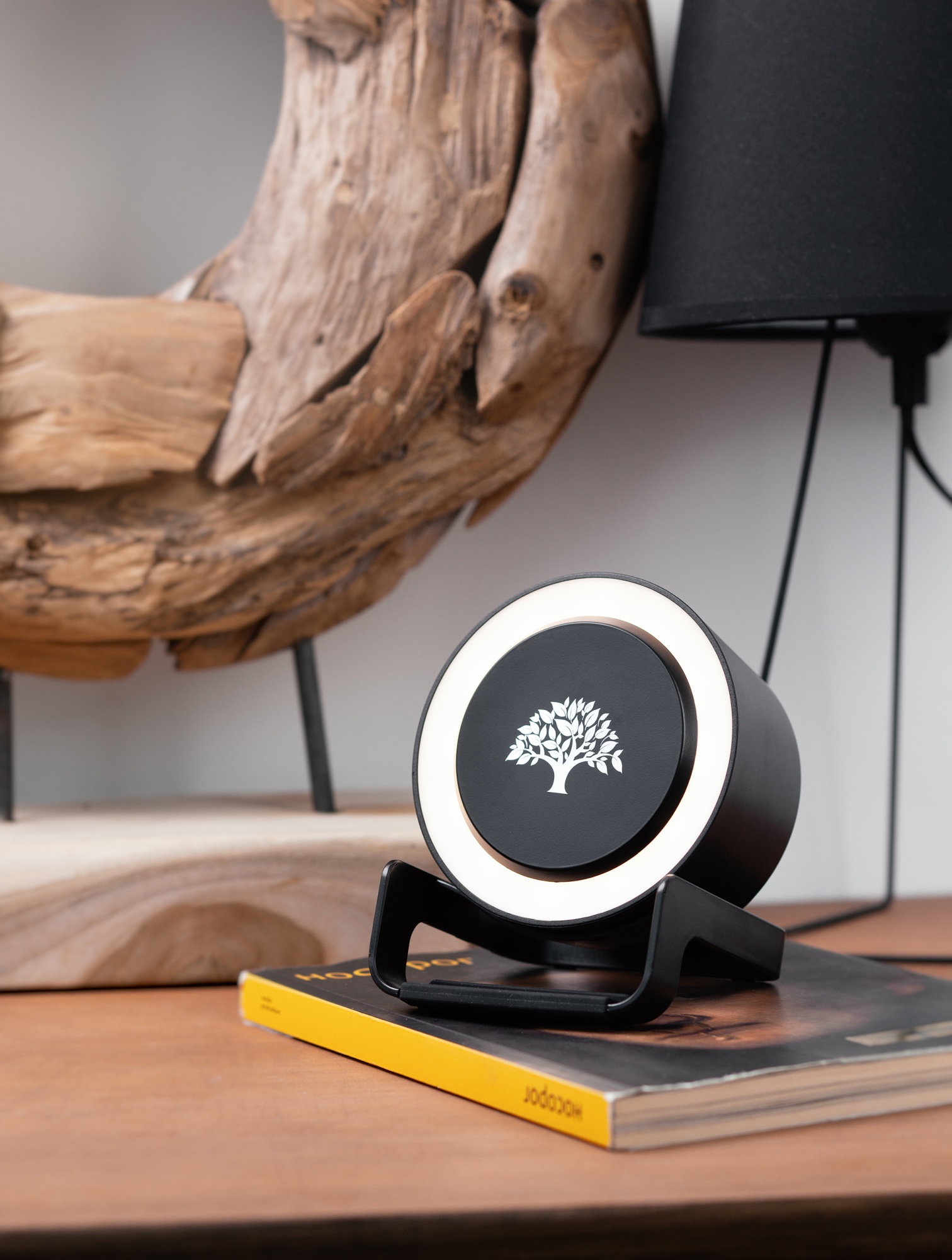 Bluetooth колонка-подставка "Smart Loud" с беспроводным (10W) зарядным устройством, лампой и подсветкой логотипа, цвет черный