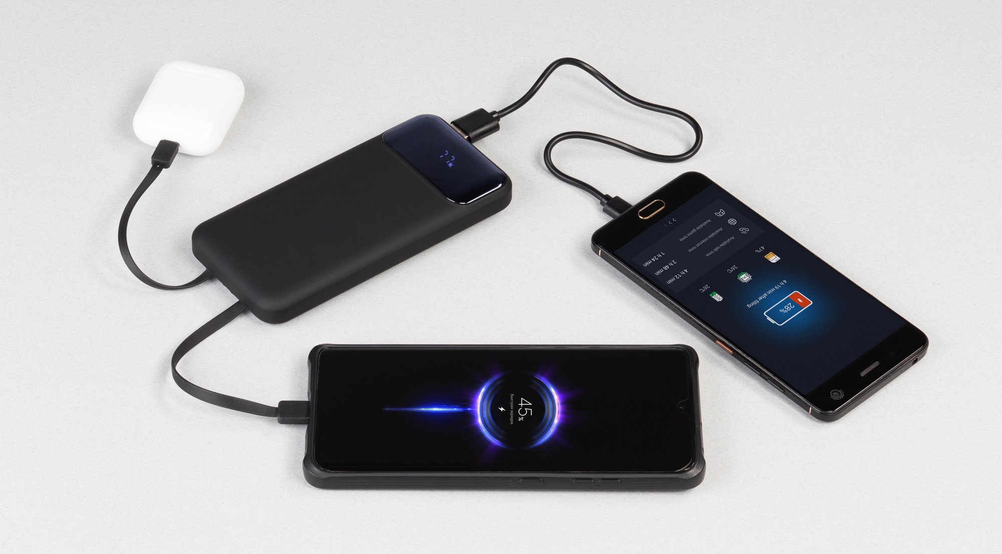 Зарядное (22.5W) устройство "Grade SOFTTOUCH" 10000 mAh с подсветкой логотипа, встроенными кабелями и цифровым индикатором заряда, цвет черный