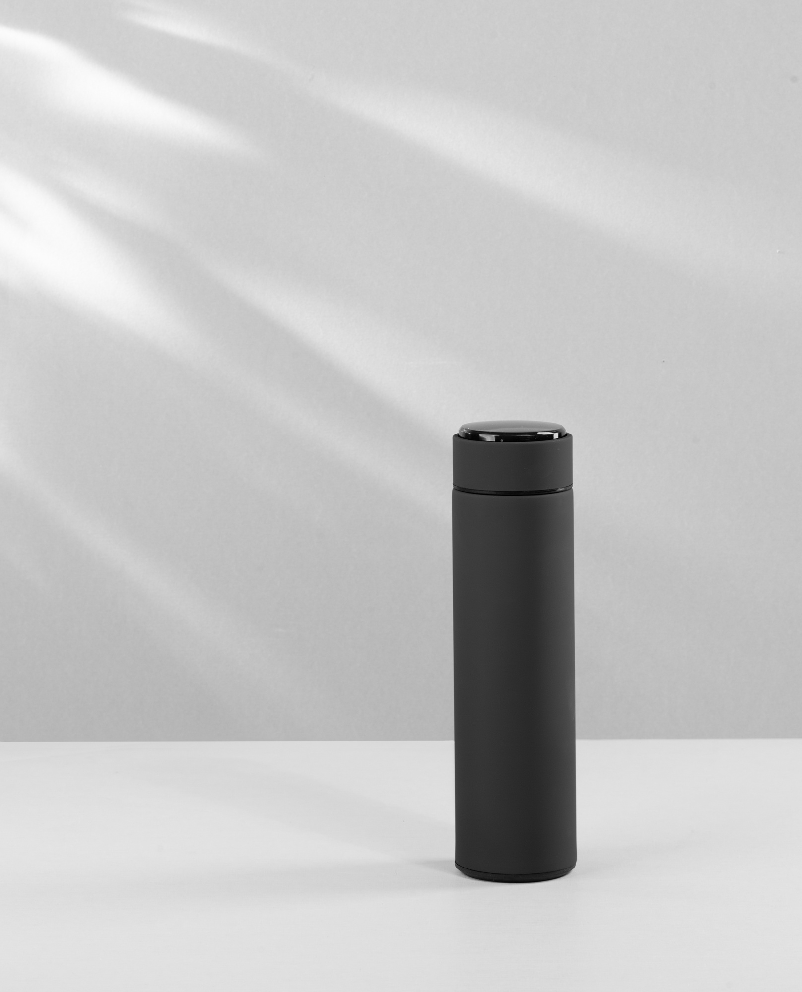 Термос "Бостон next" 500 мл с индикацией температуры, soft touch, сменная батарейка, цвет черный
