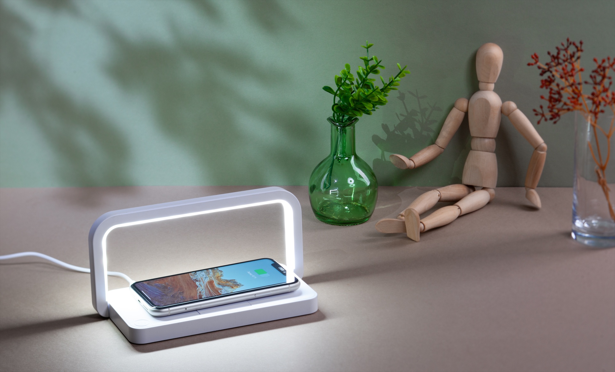 Лампа складная "Smart Light" с беспроводным (10W) зарядным устройством и подставкой для смартфона, цвет белый