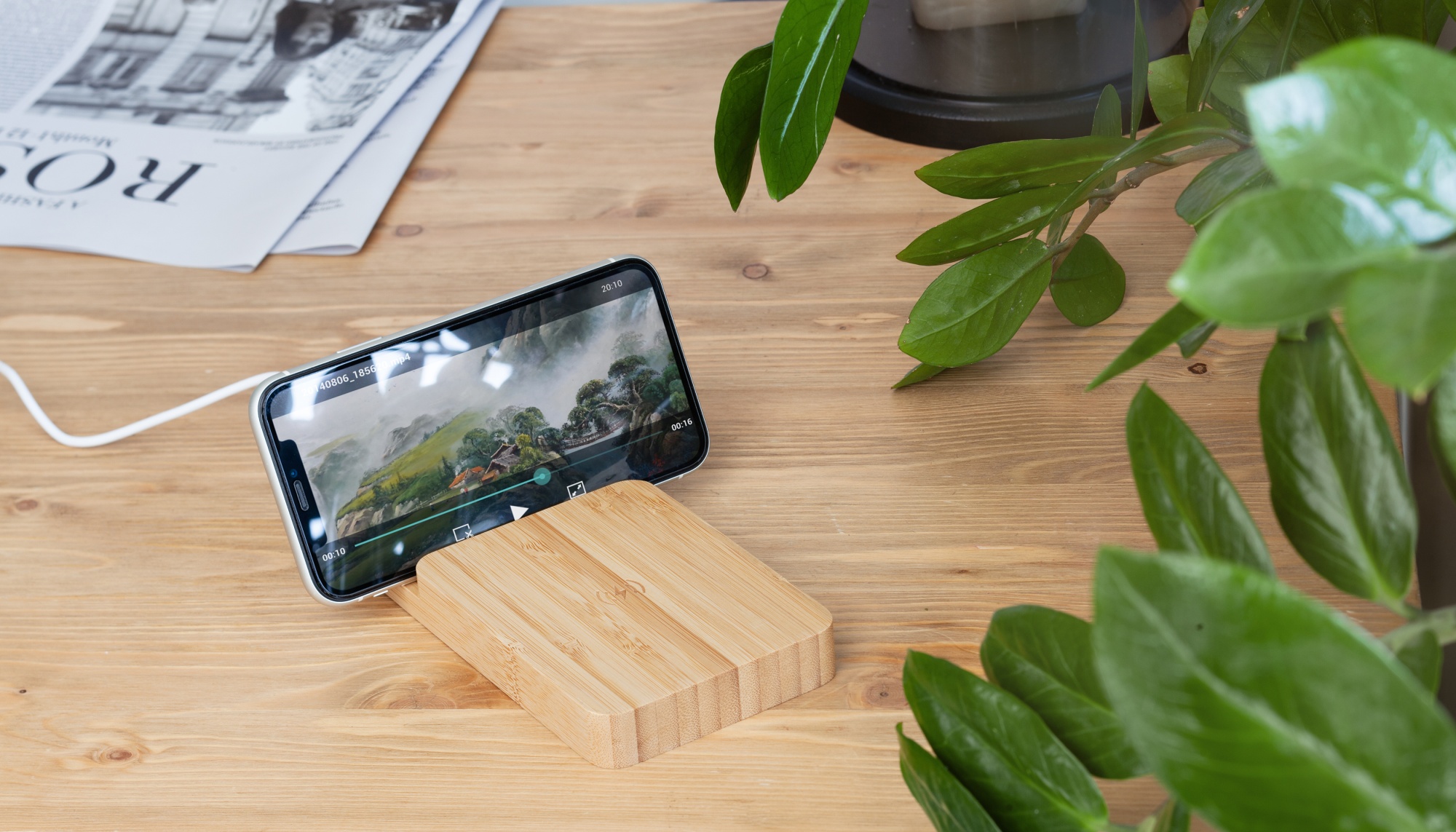 Беспроводное (10W) зарядное устройство "Bamboo Power" 5000 mAh с подставкой под смартфон, бамбук, цвет бежевый