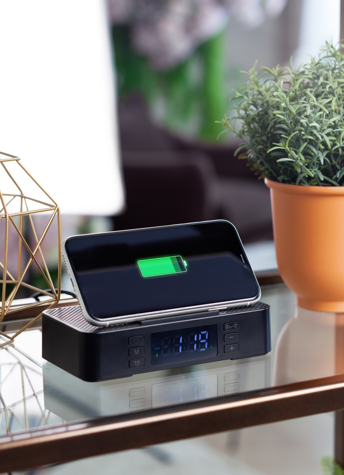 Настольные часы "Smart Box" с bluetooth колонкой (2х3Вт), беспроводным (15W) зарядным устройством и складной подставкой под смартфон, цвет черный