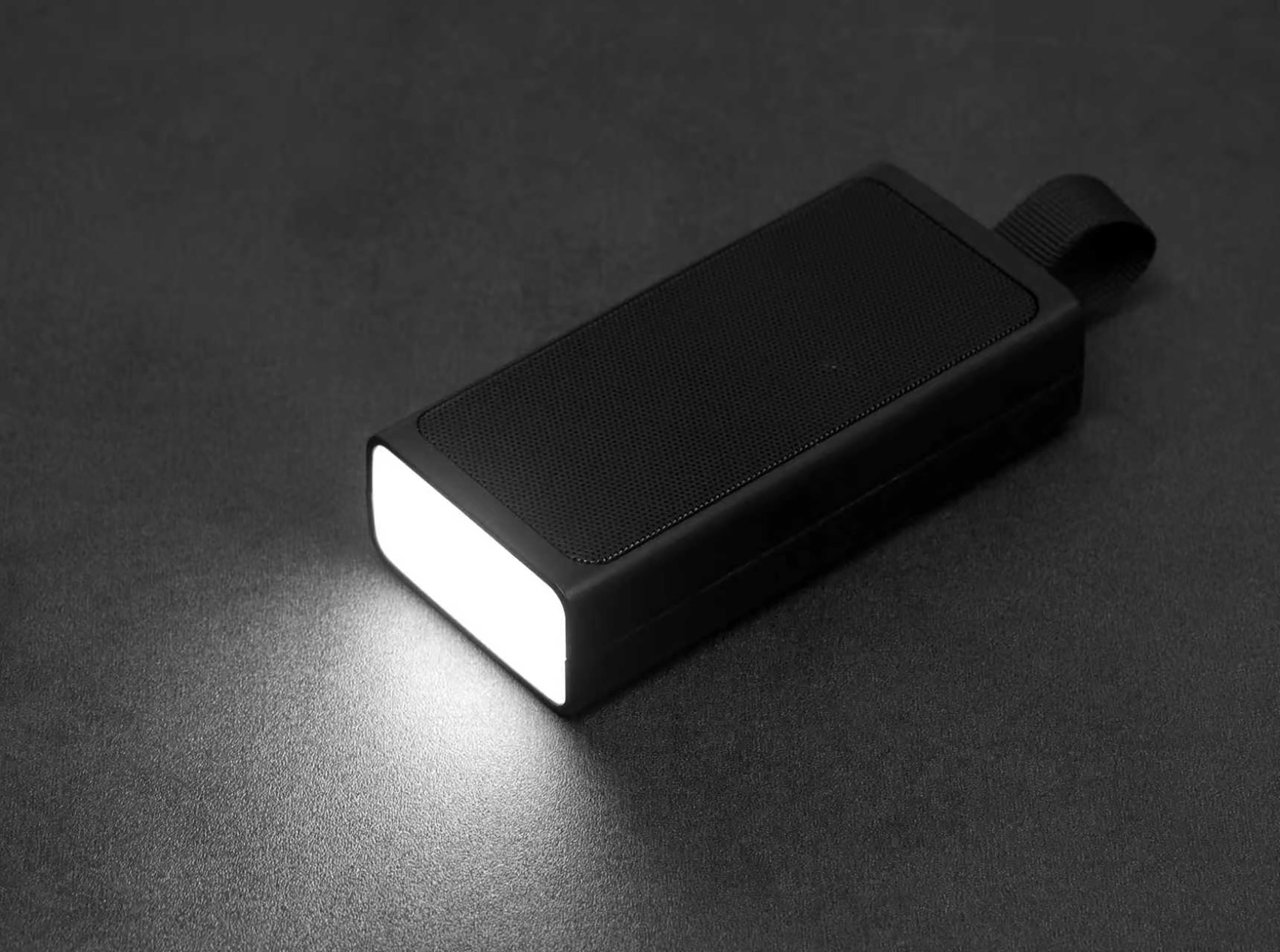 Bluetooth колонка "Vibe" 5Вт с фонариком и магнитным креплением, цвет черный