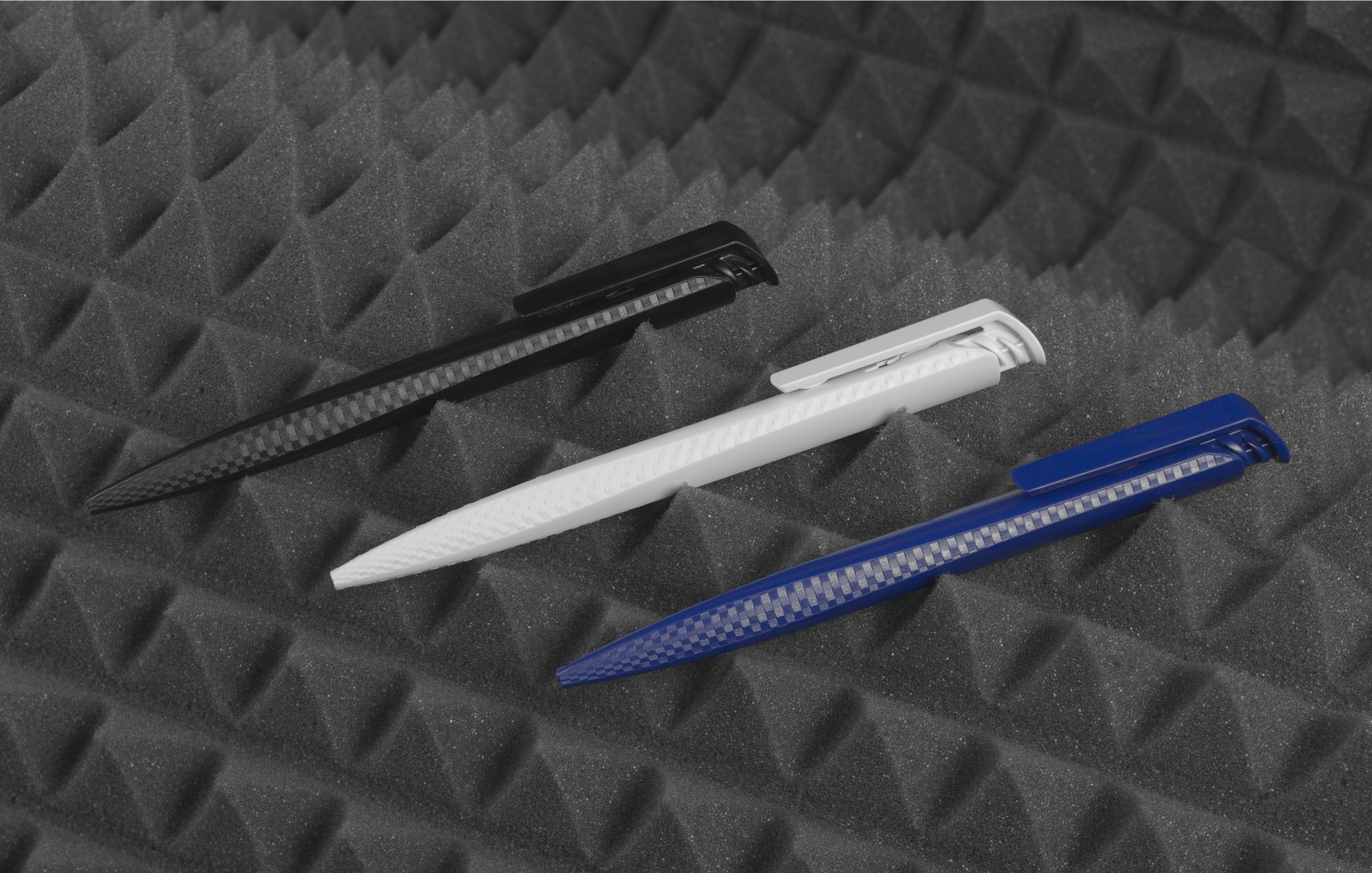 Ручка шариковая TRIAS CARBON, белый, цвет белый