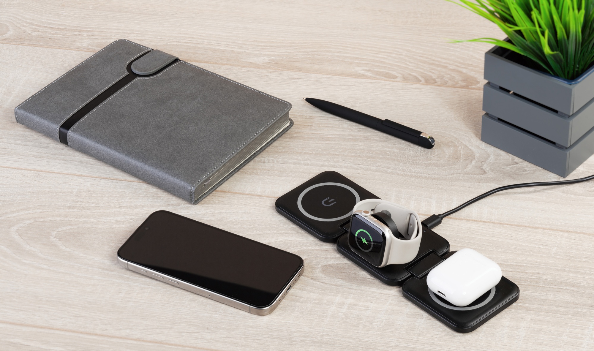 Складная беспроводная (15W) зарядная станция "Flip" с MagSafe, цвет черный